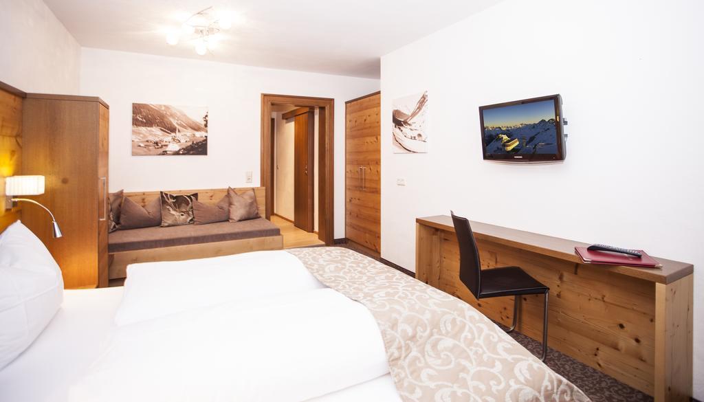 Hotel Garni Mirabell Ischgl Esterno foto