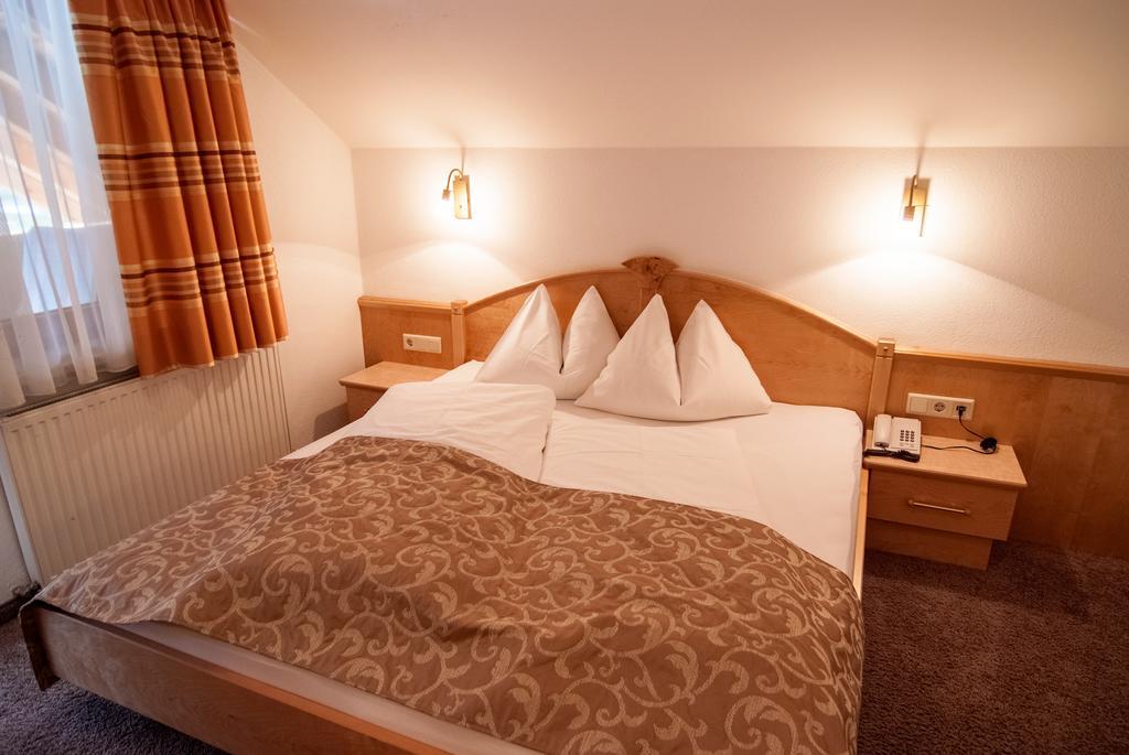 Hotel Garni Mirabell Ischgl Esterno foto