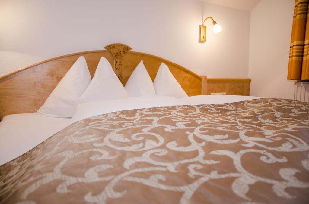 Hotel Garni Mirabell Ischgl Esterno foto