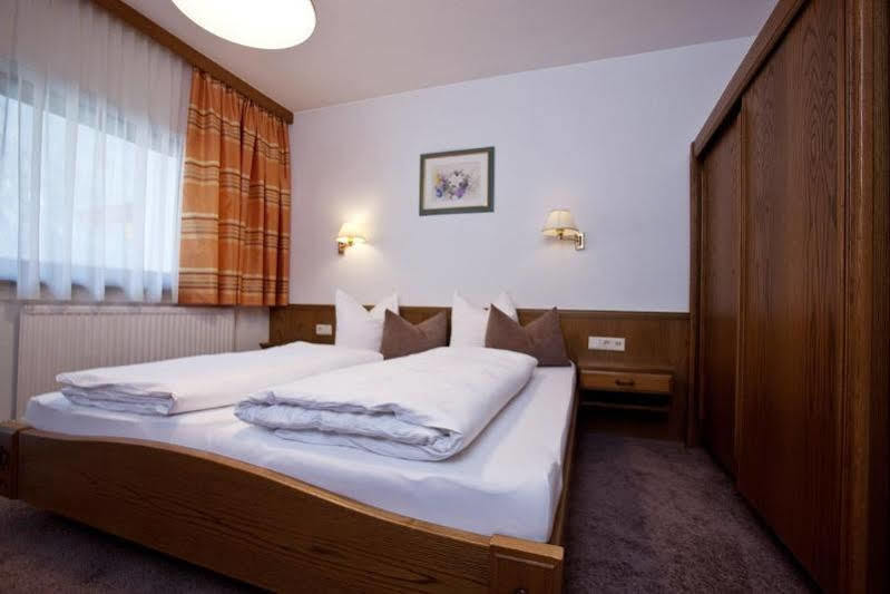 Hotel Garni Mirabell Ischgl Esterno foto
