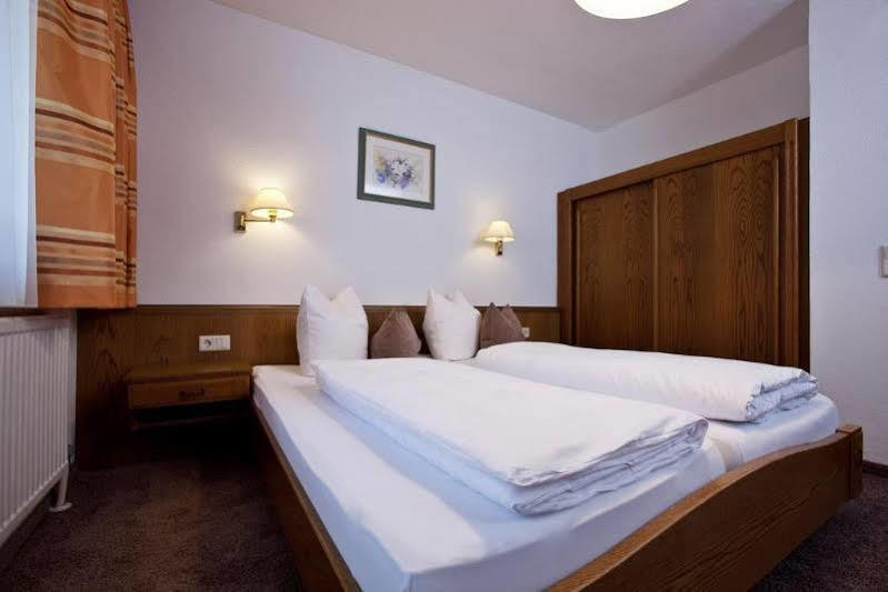 Hotel Garni Mirabell Ischgl Esterno foto