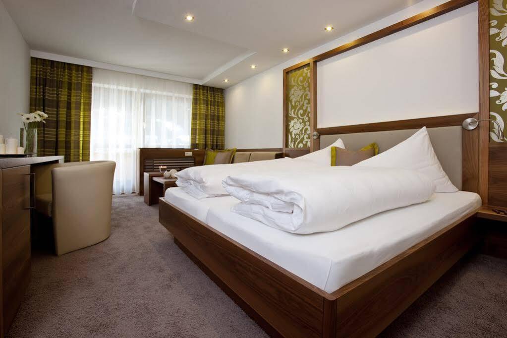 Hotel Garni Mirabell Ischgl Esterno foto